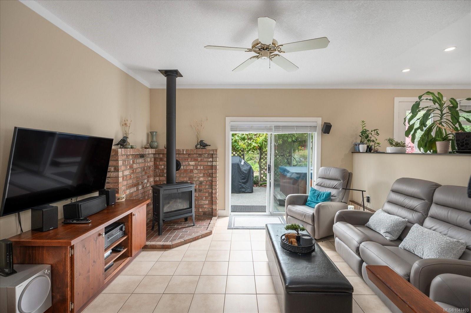 6223 Icarus Dr