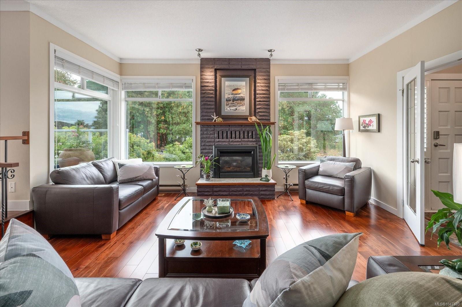 6223 Icarus Dr