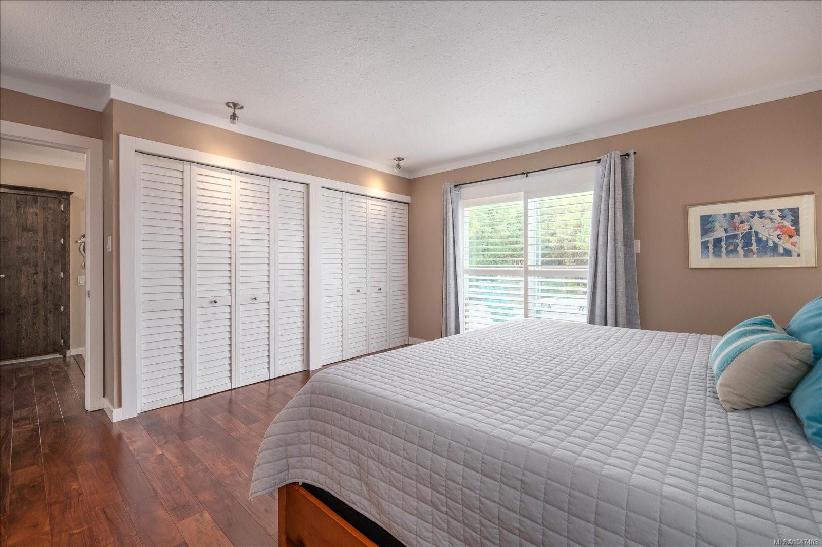 6223 Icarus Dr