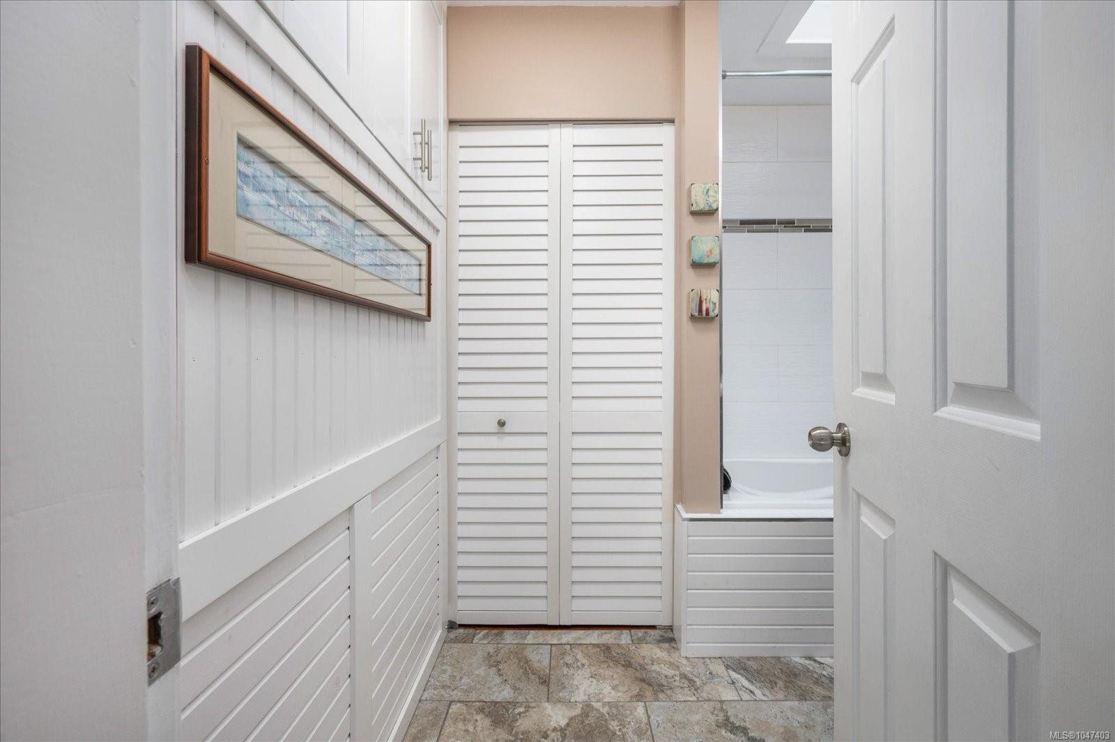 6223 Icarus Dr