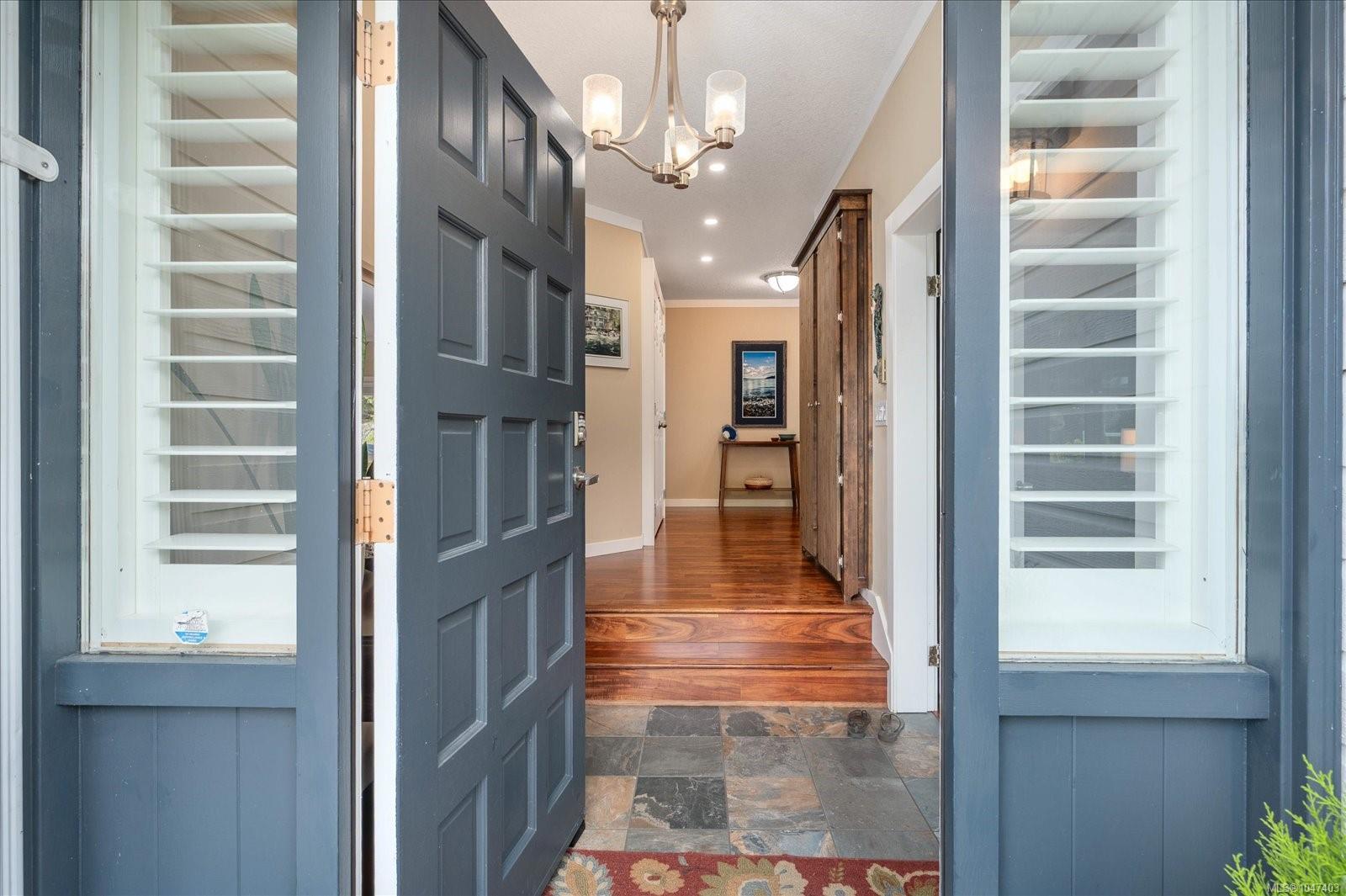 6223 Icarus Dr