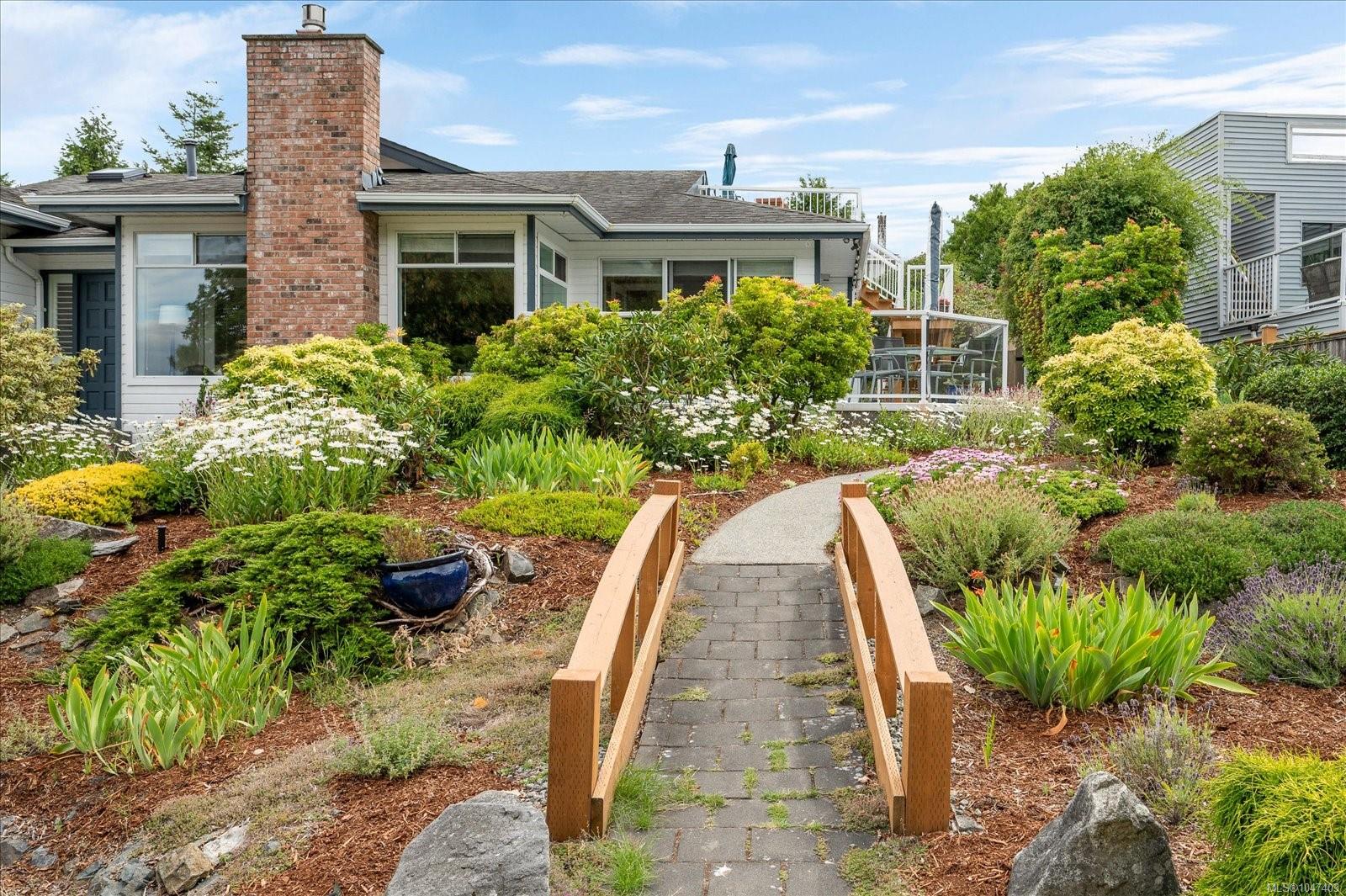 6223 Icarus Dr