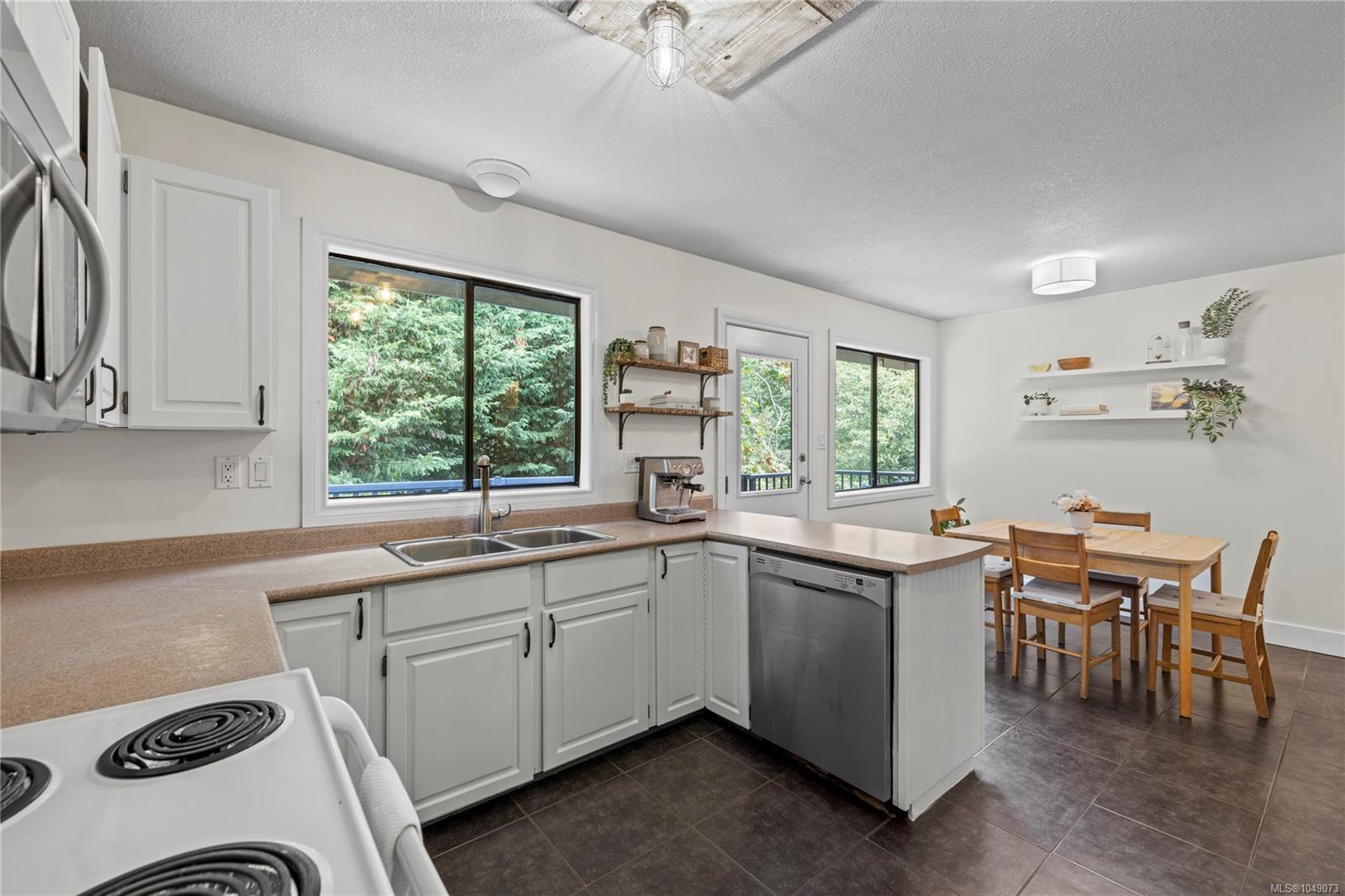 3557 Fairview Dr