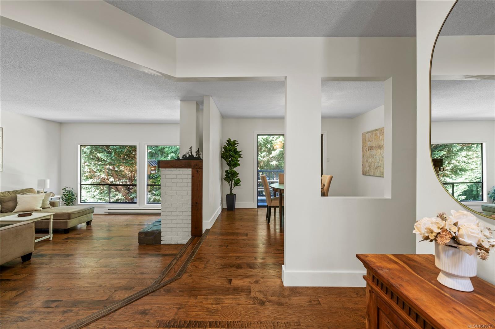 3557 Fairview Dr