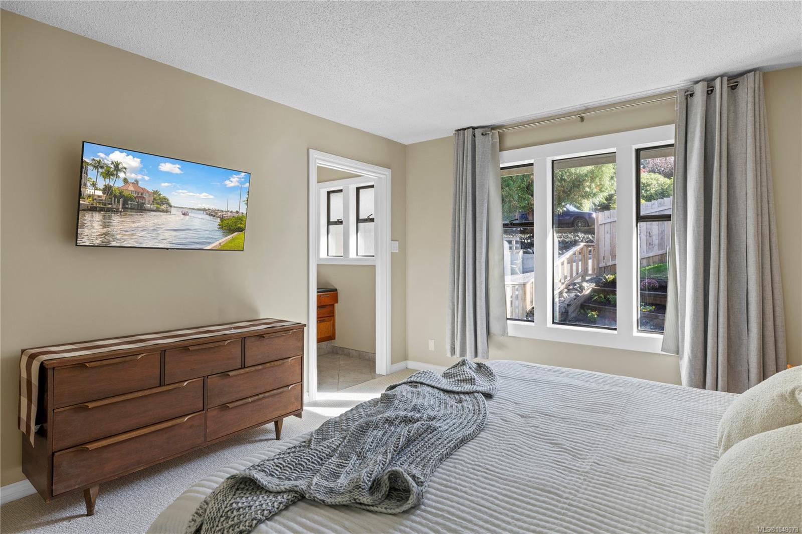 3557 Fairview Dr