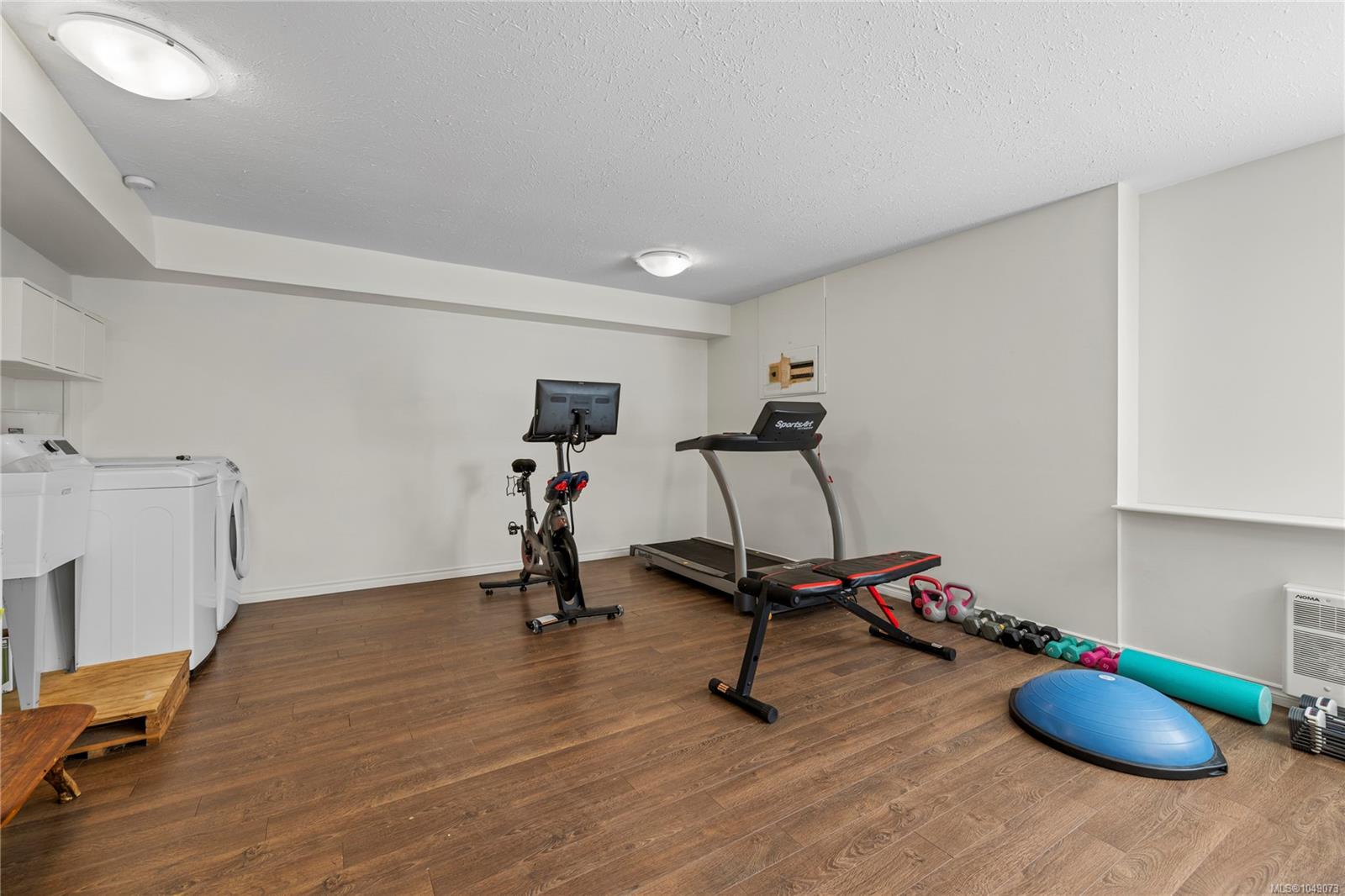 3557 Fairview Dr