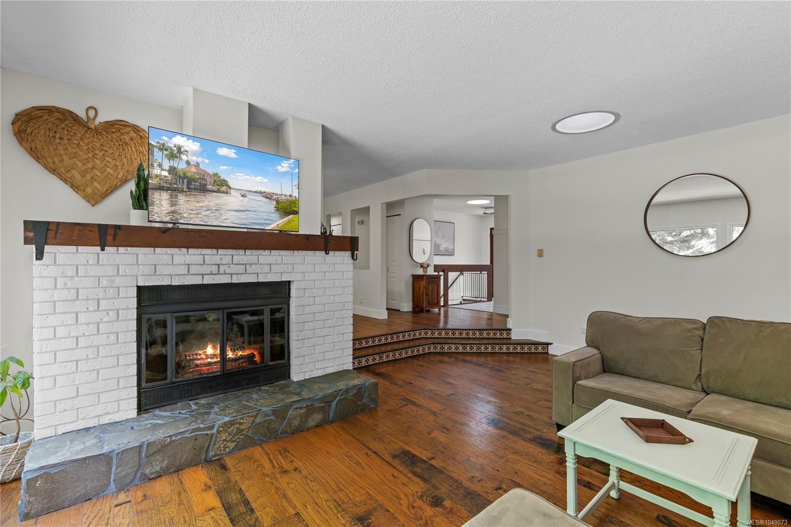 3557 Fairview Dr