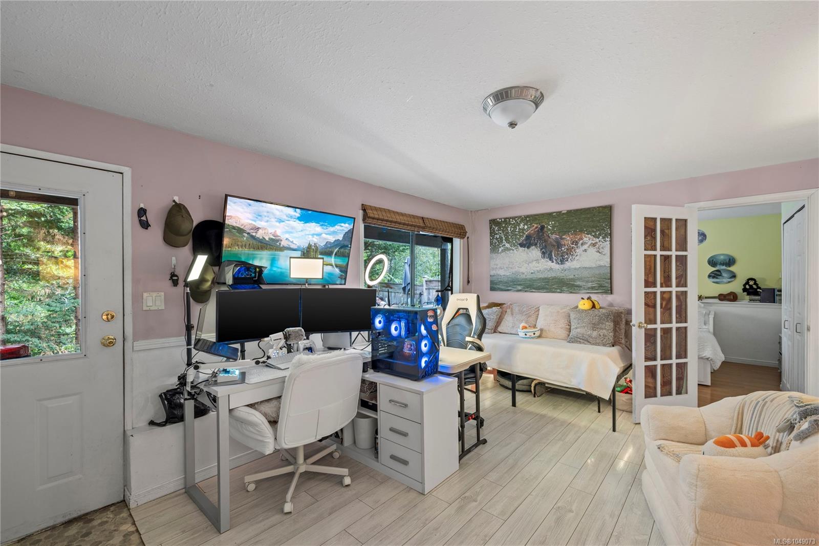 3557 Fairview Dr