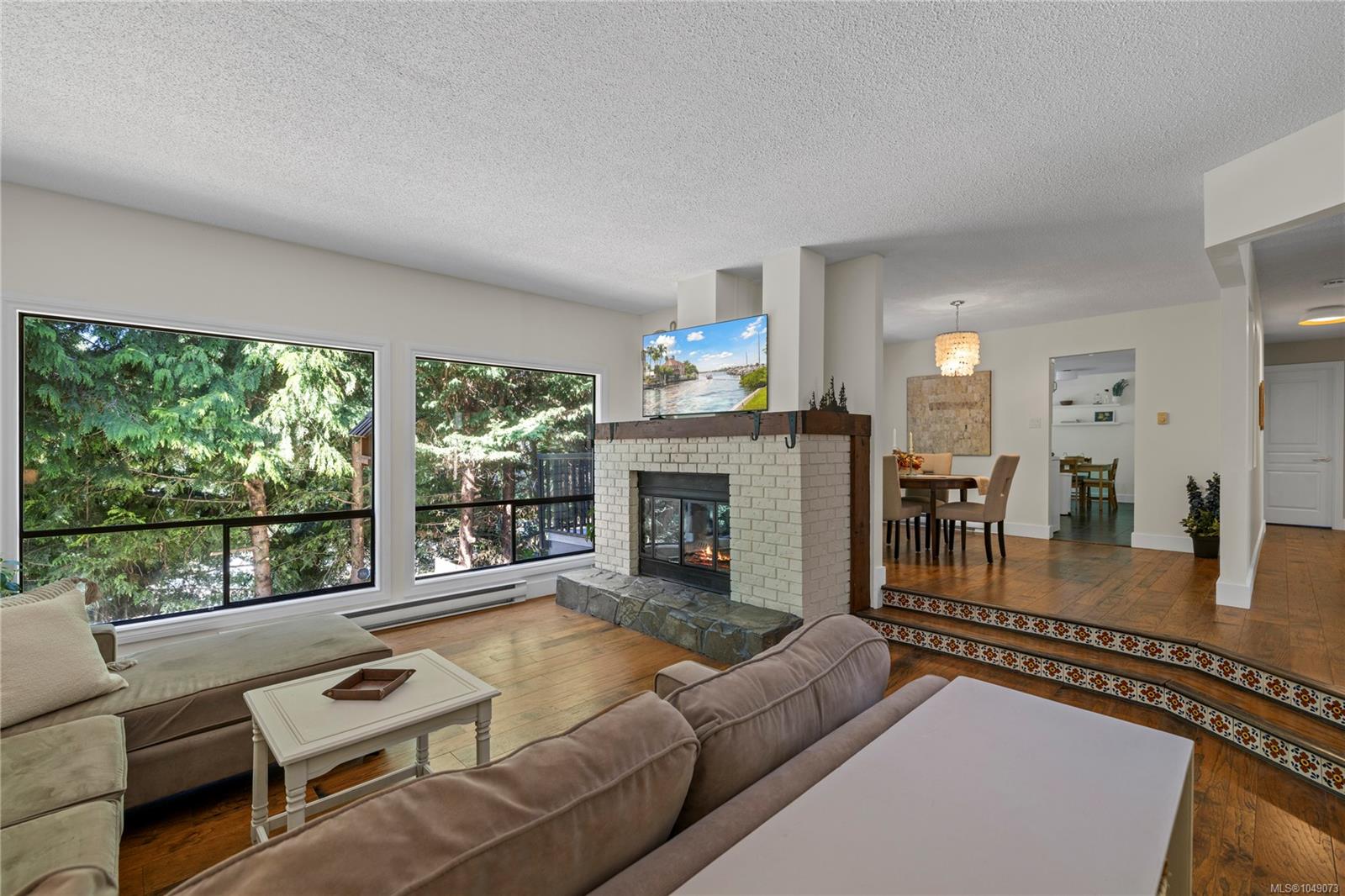 3557 Fairview Dr