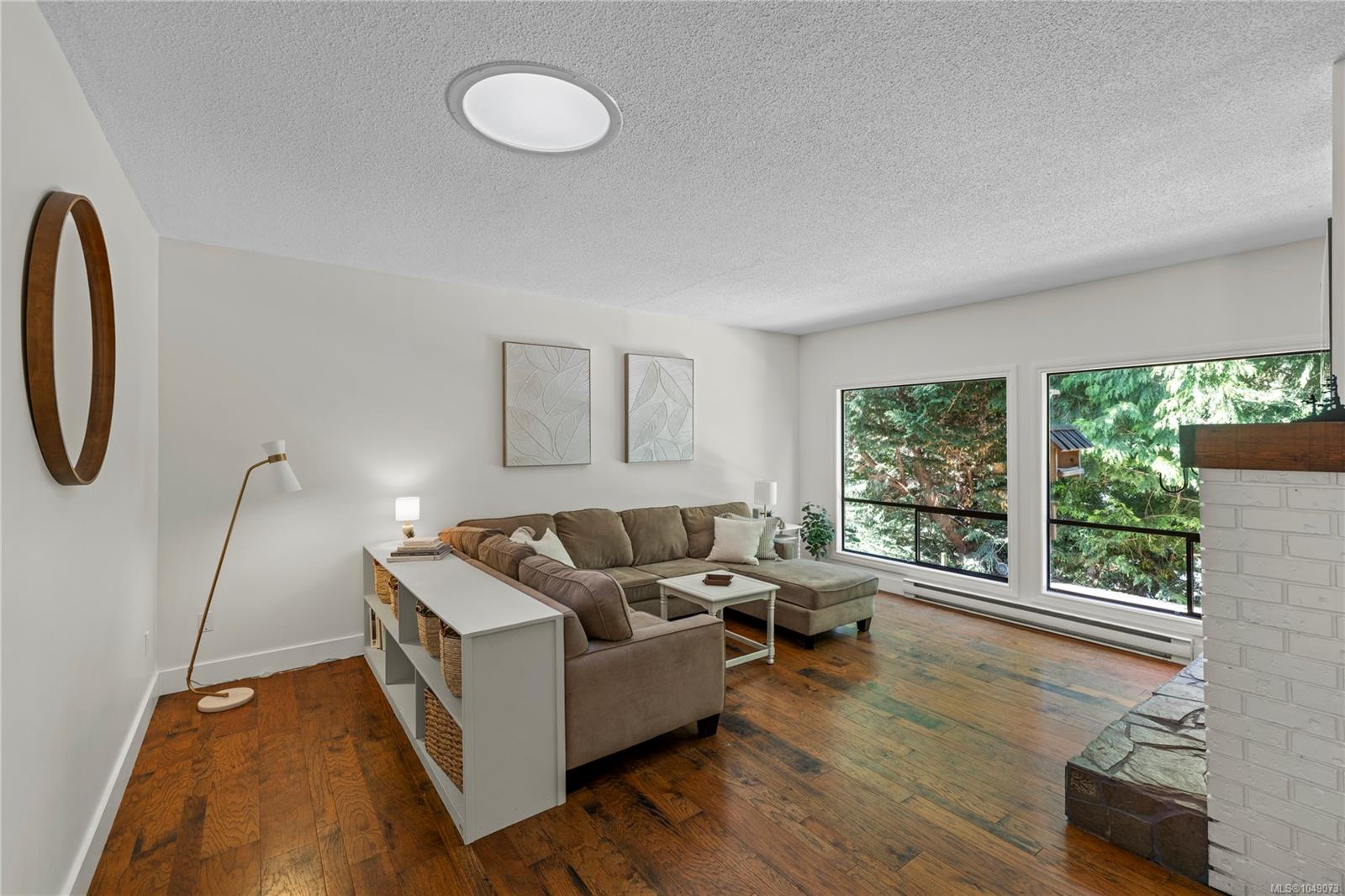 3557 Fairview Dr
