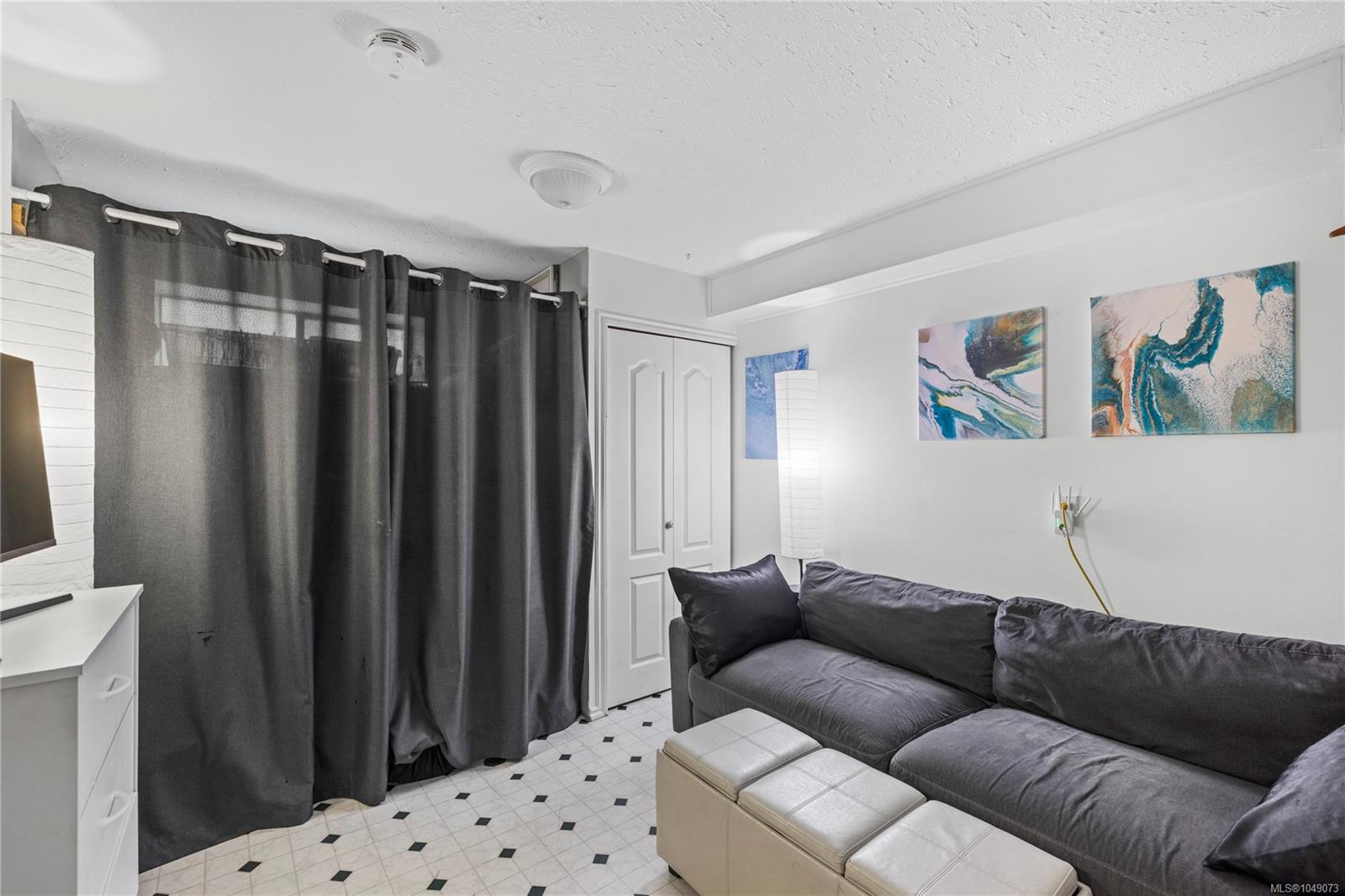 3557 Fairview Dr