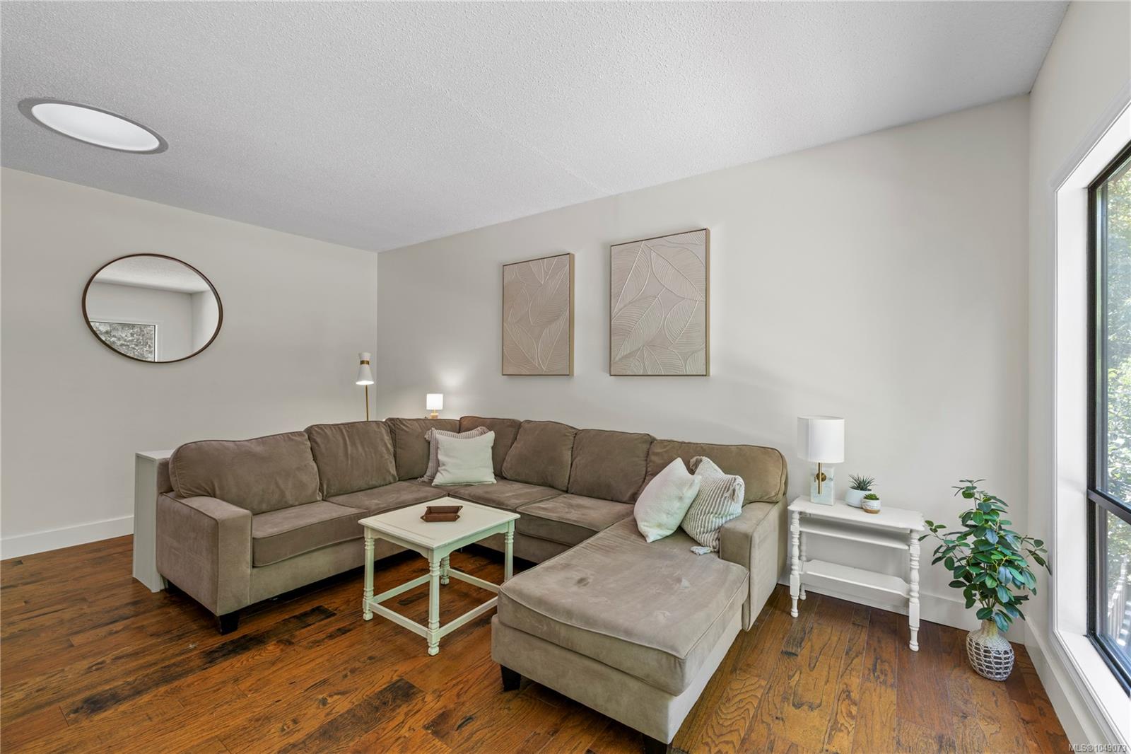 3557 Fairview Dr