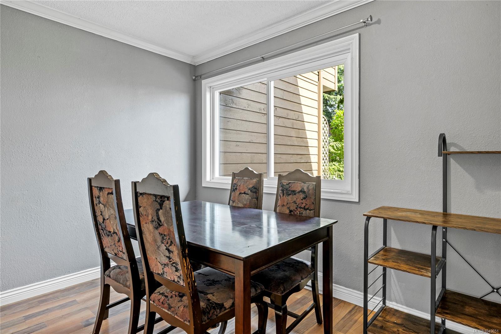 855 Howard Ave #6