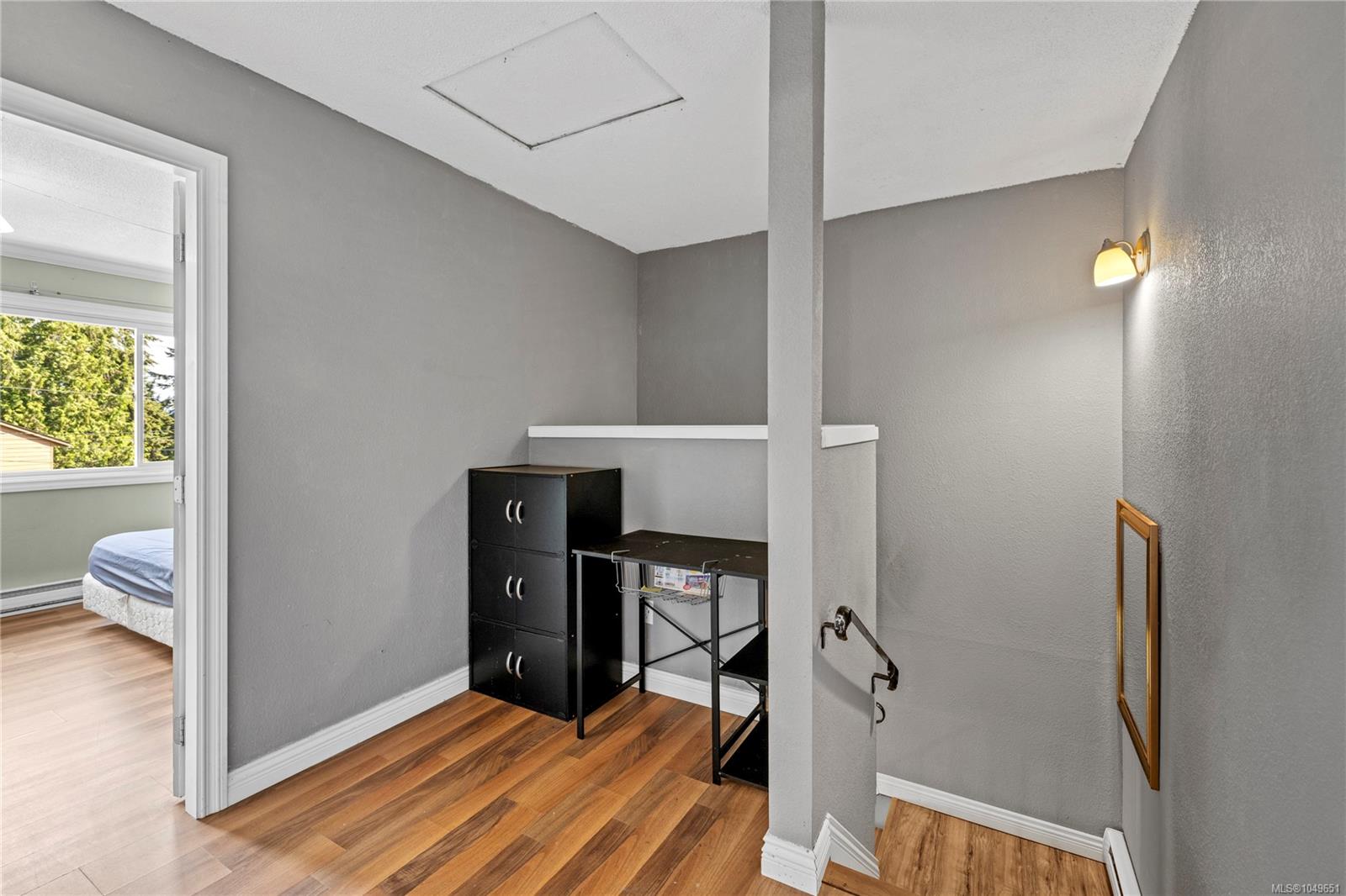 855 Howard Ave #6