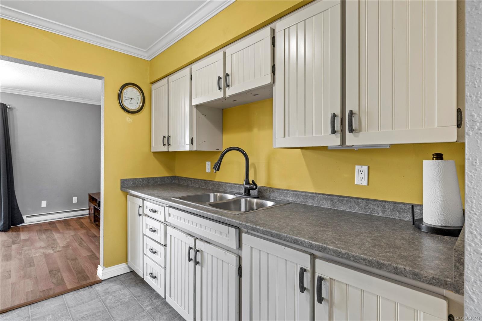 855 Howard Ave #6