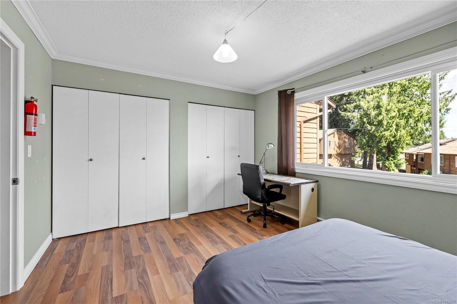 855 Howard Ave #6