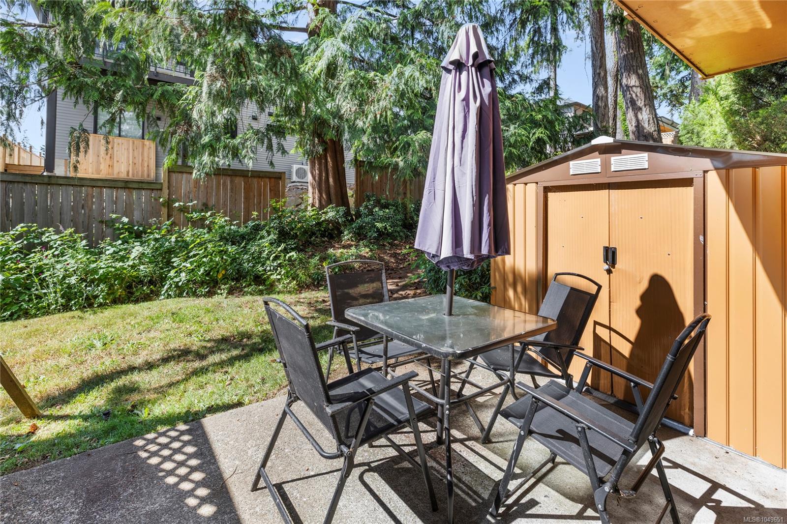 855 Howard Ave #6
