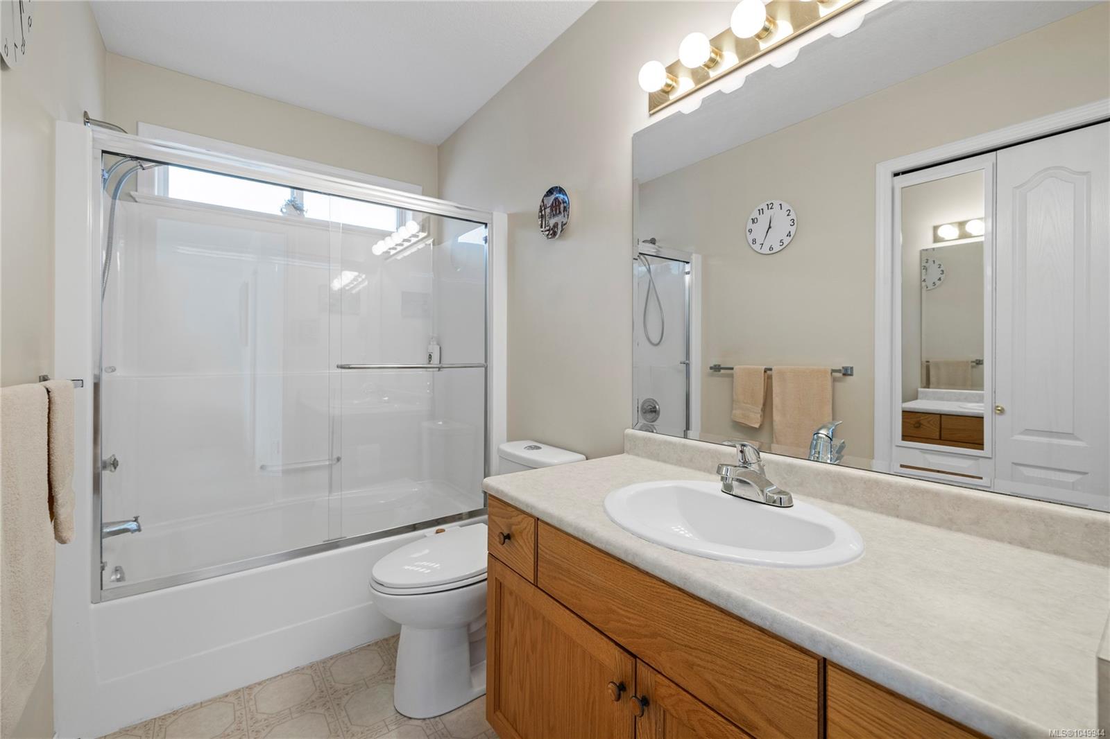 5749 Quarry Cres