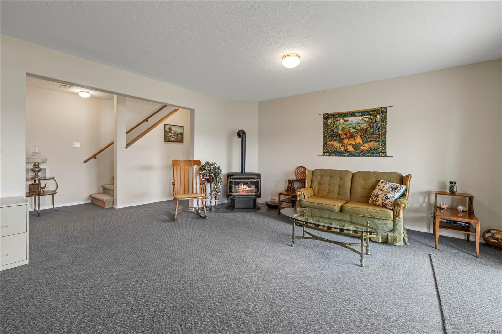 5749 Quarry Cres