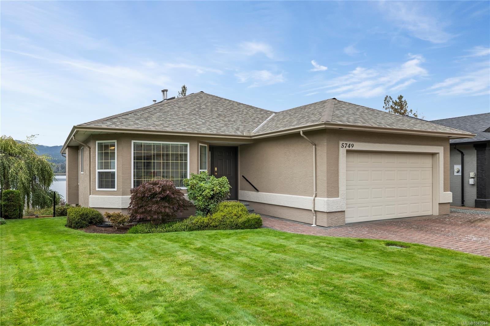 5749 Quarry Cres