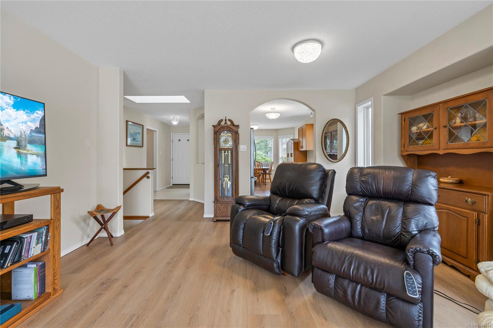 5749 Quarry Cres