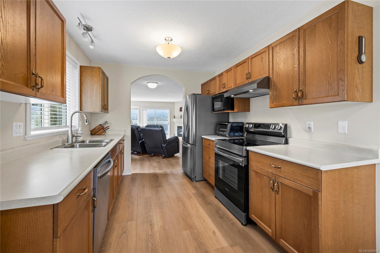 5749 Quarry Cres