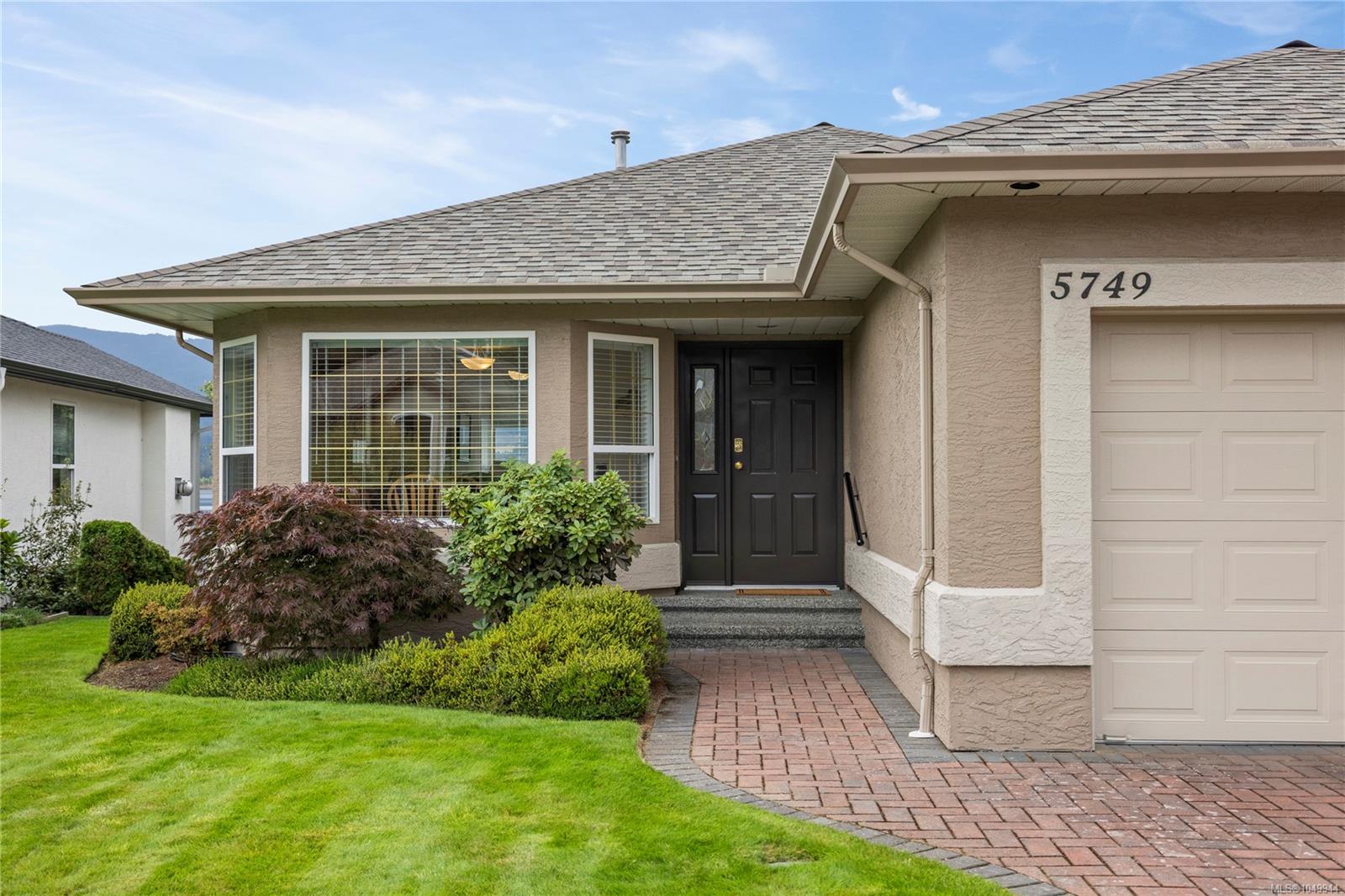 5749 Quarry Cres