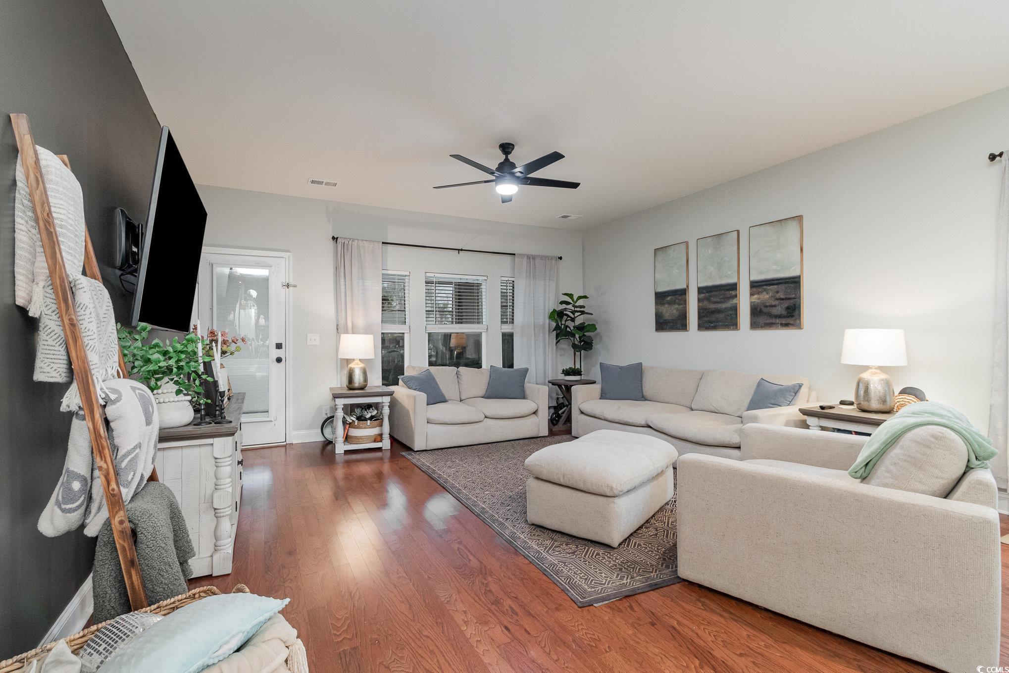 985 Mourning Dove Dr.