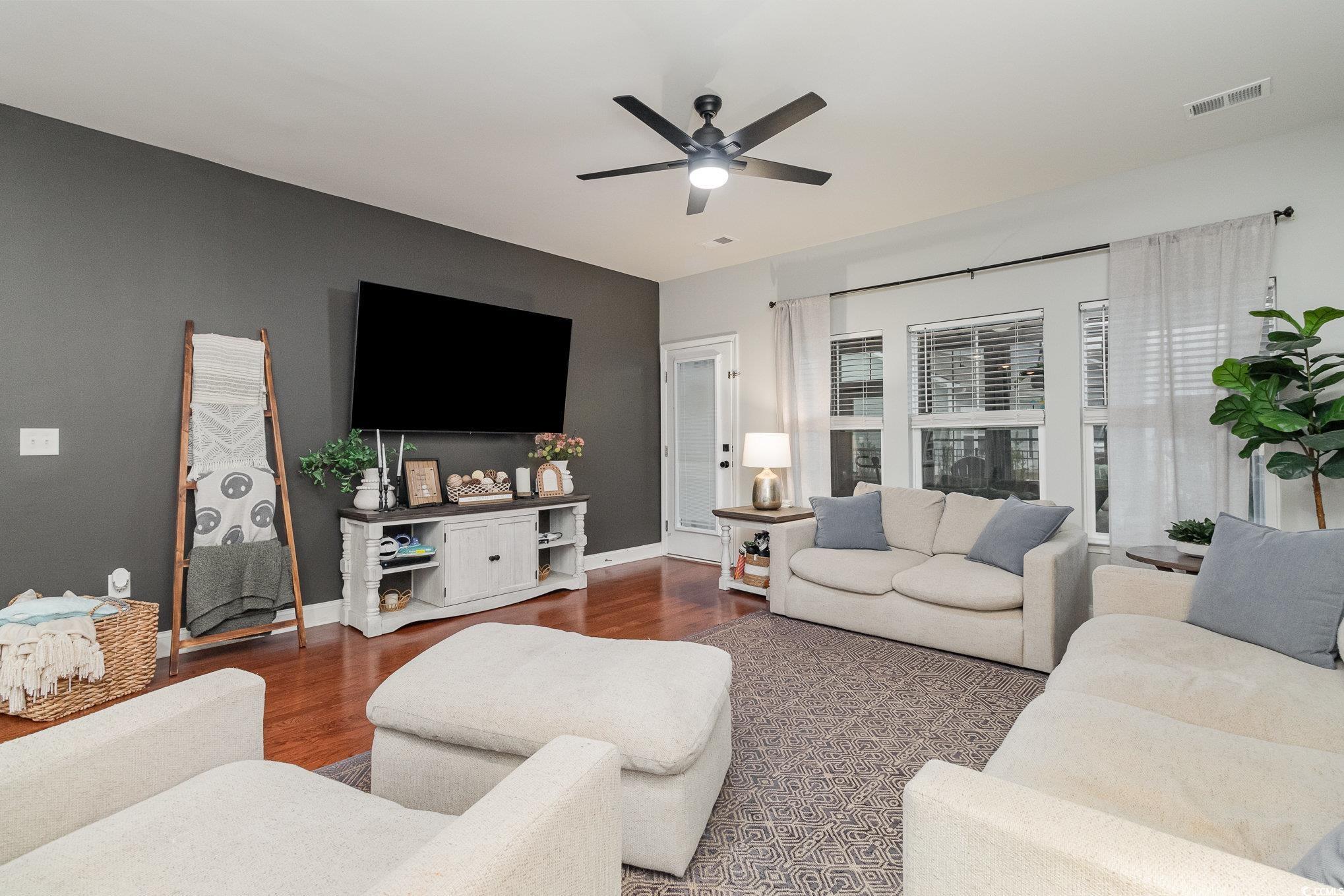 985 Mourning Dove Dr.
