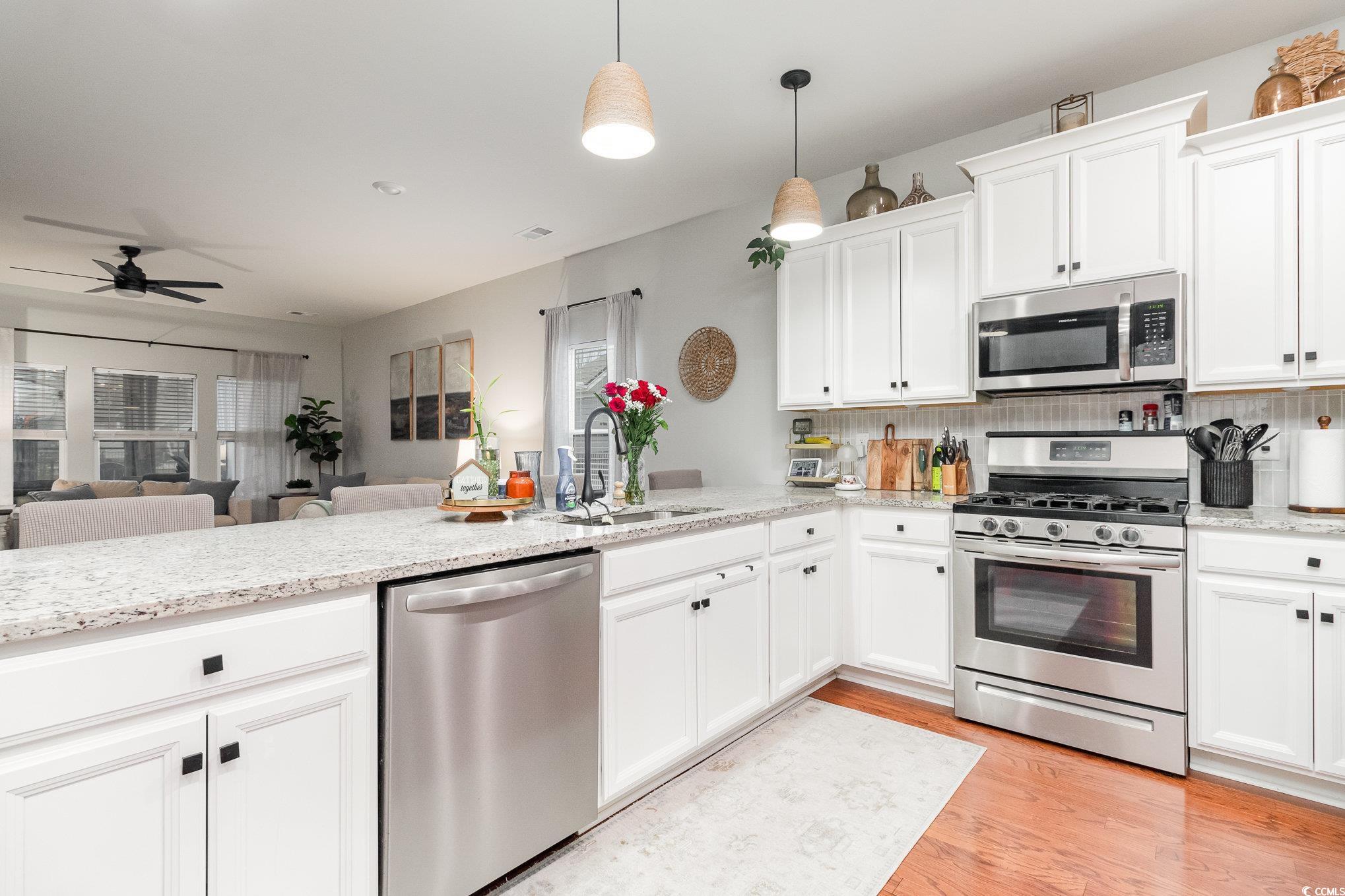 985 Mourning Dove Dr.