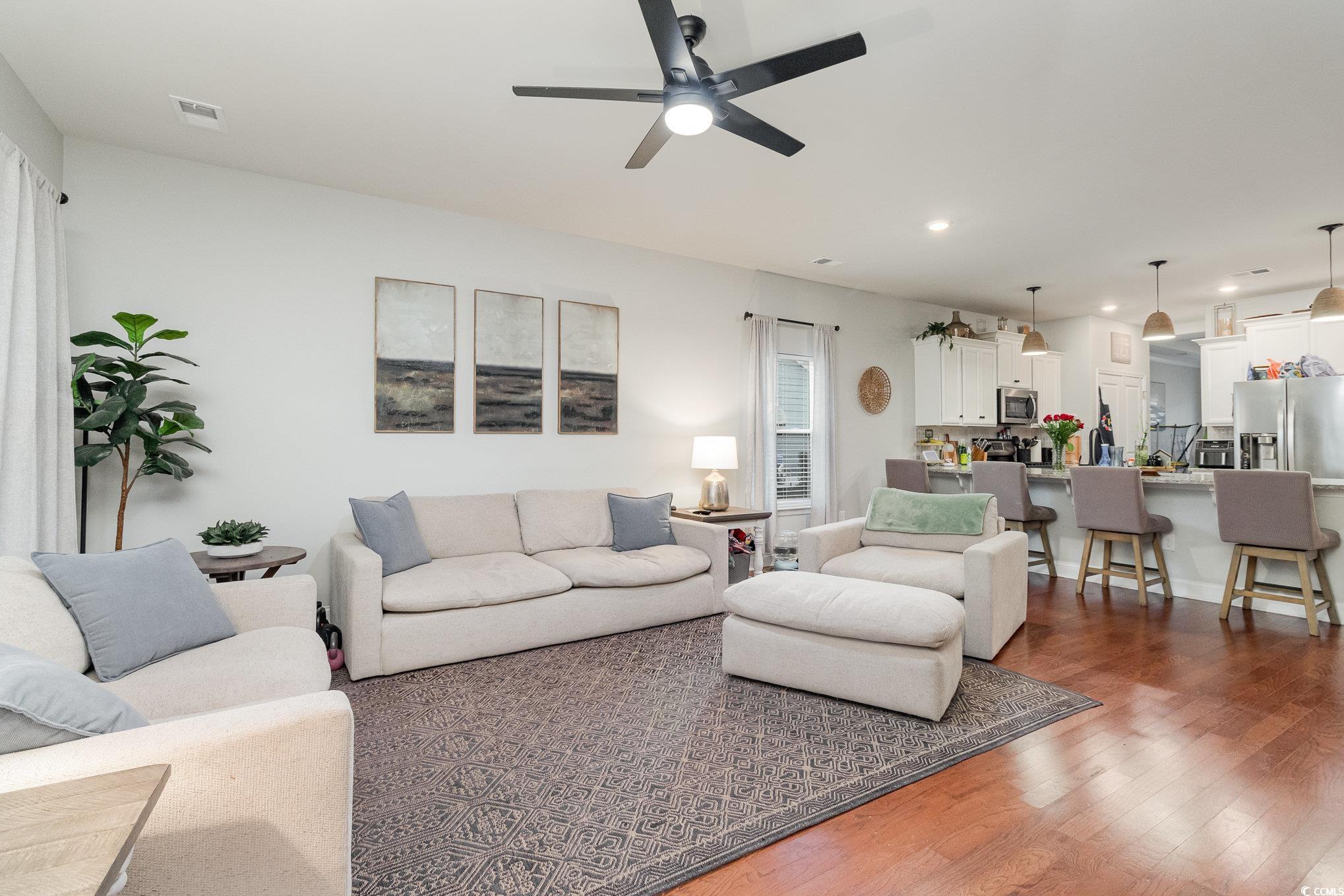 985 Mourning Dove Dr.