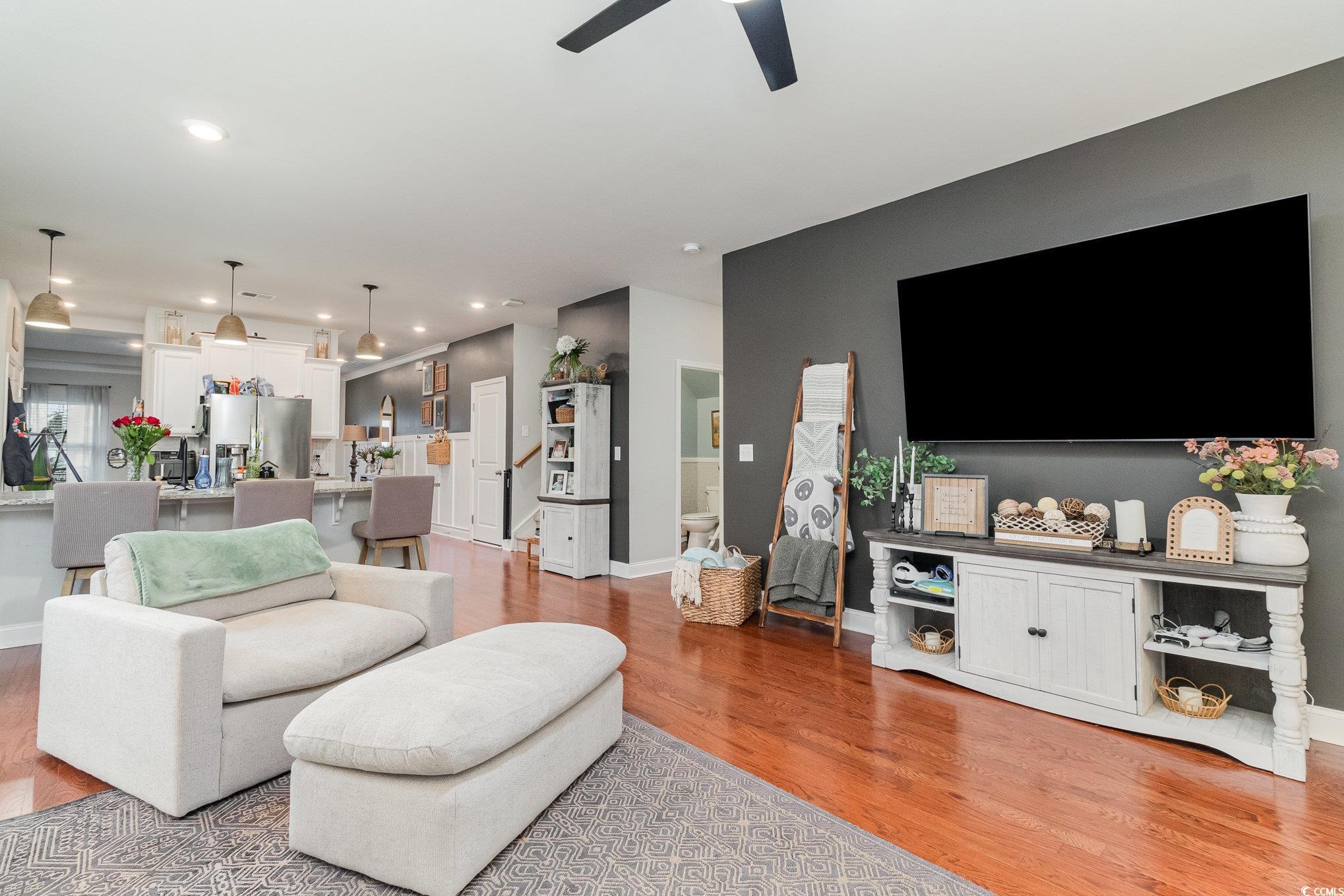 985 Mourning Dove Dr.