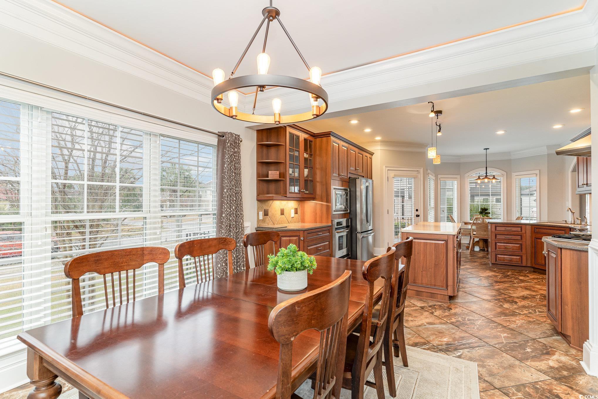 898 Bluffview Dr.