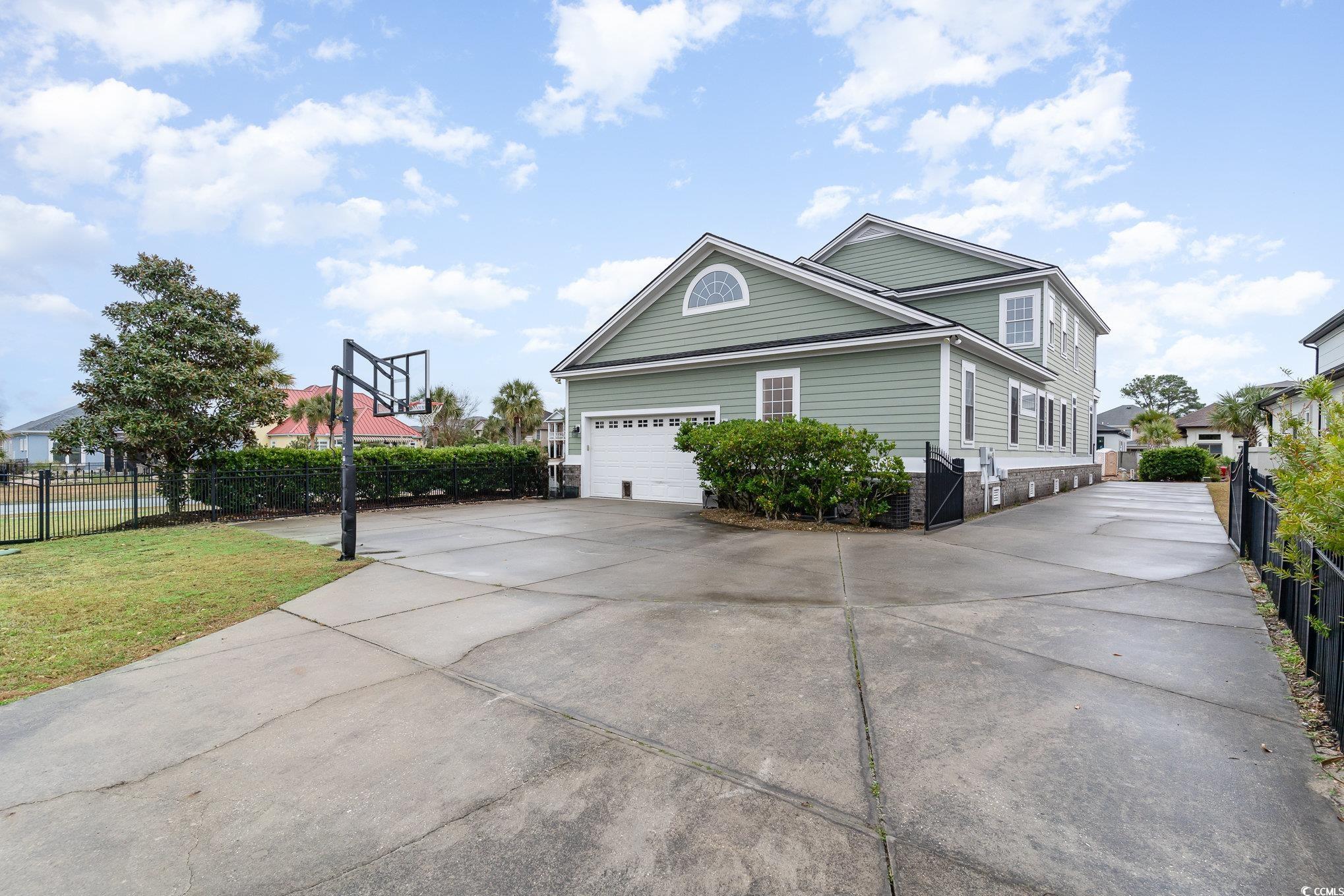 898 Bluffview Dr.