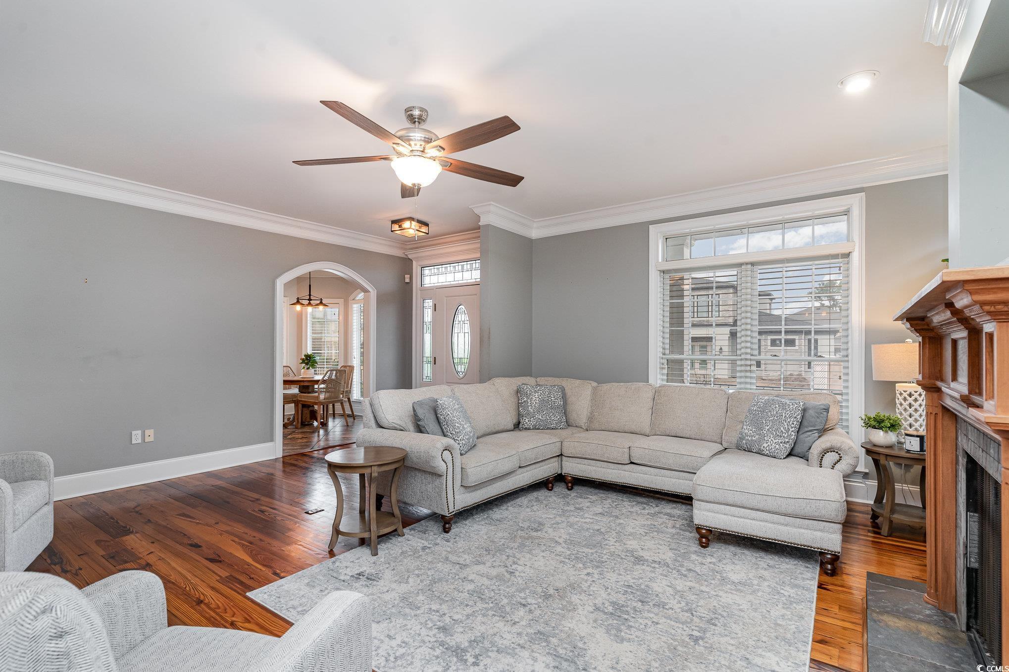 898 Bluffview Dr.