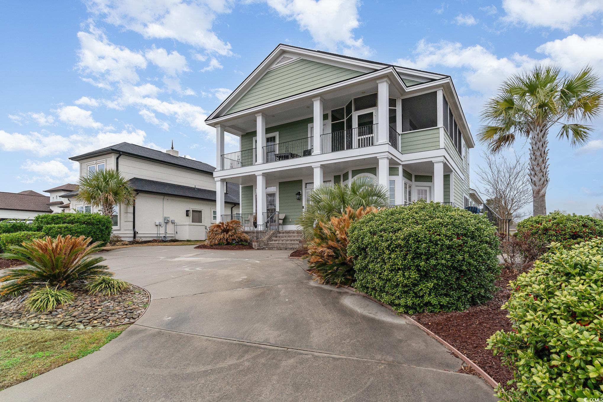 898 Bluffview Dr.