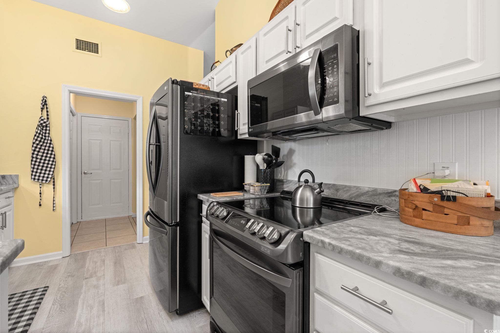 6887 King Arthur Dr.