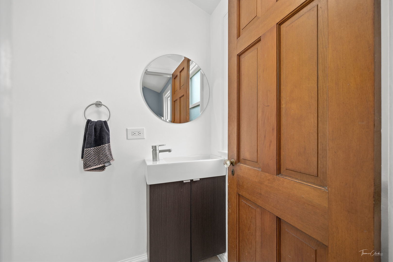 7802 W Ardmore Avenue