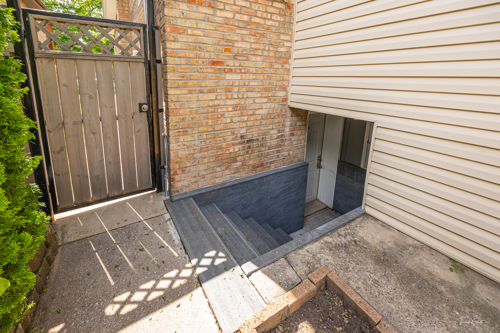 1329 Wisconsin Avenue