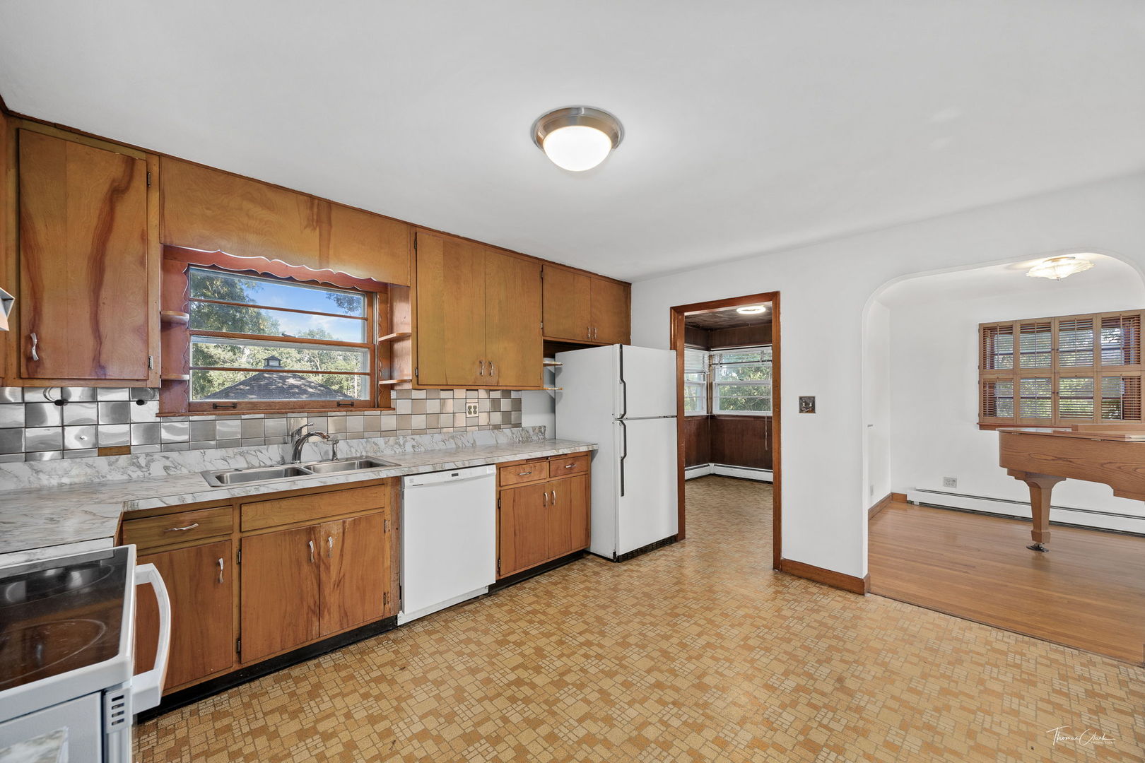 7105 Clarendon Hills Road
