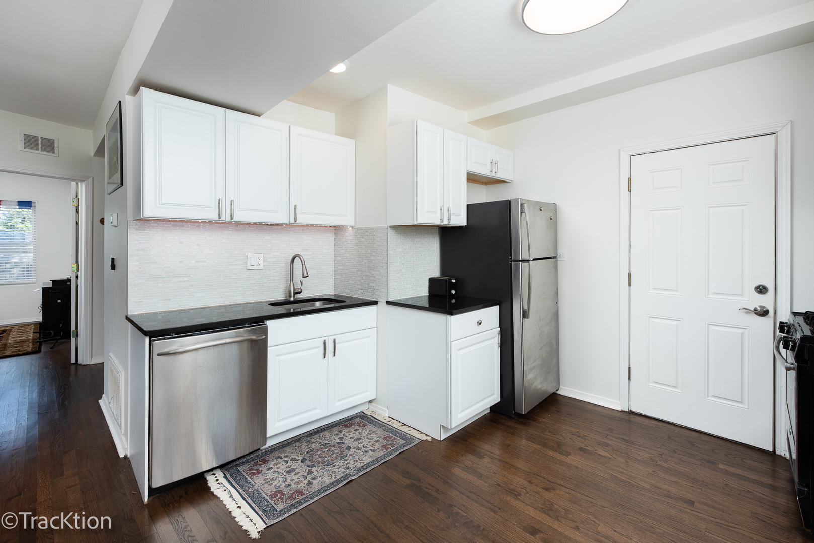 4107 W Iowa Street Unit: 6