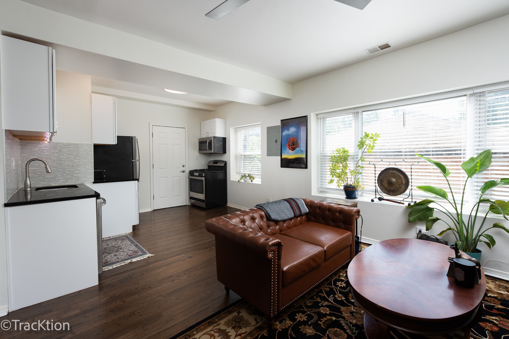 4107 W Iowa Street Unit: 6