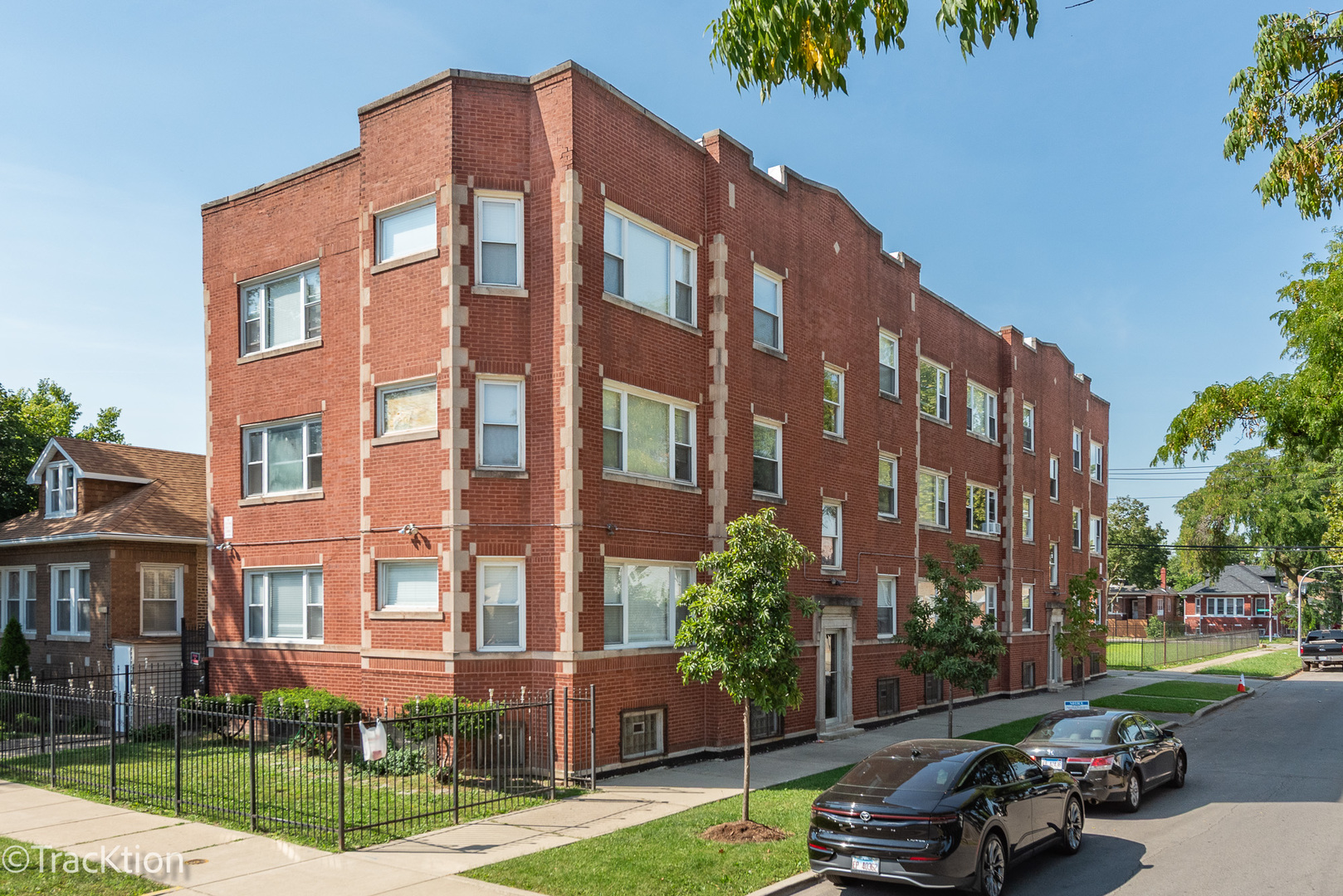 4107 W Iowa Street Unit: 6