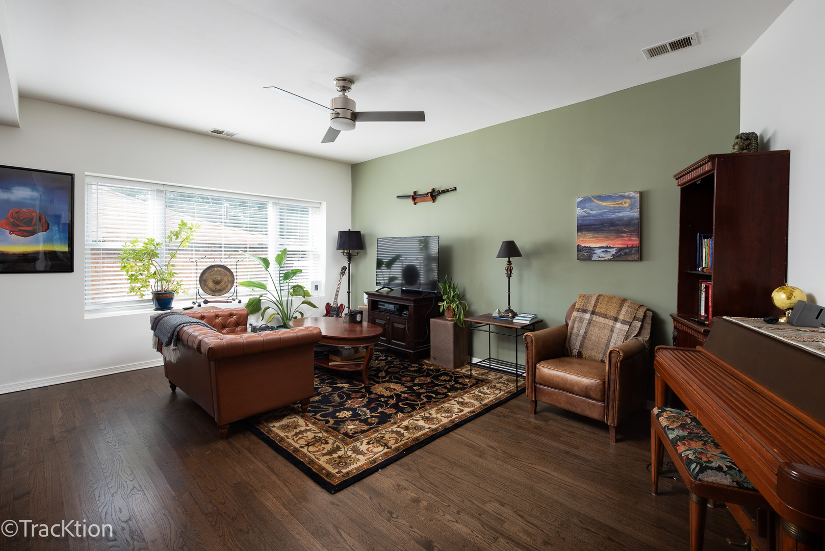 4107 W Iowa Street Unit: 6