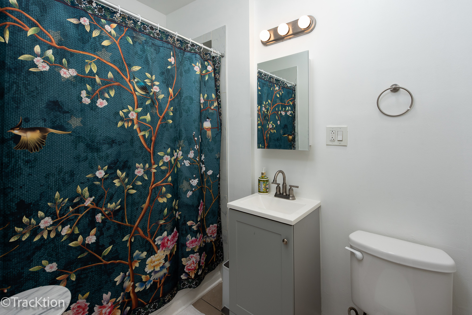 4107 W Iowa Street Unit: 6