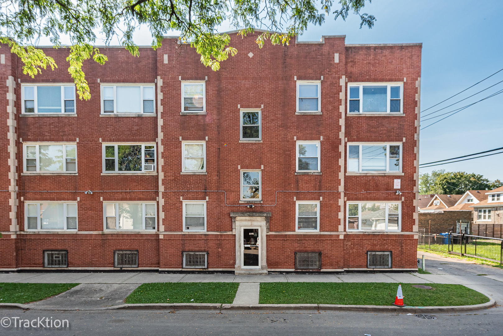 4107 W Iowa Street Unit: 6