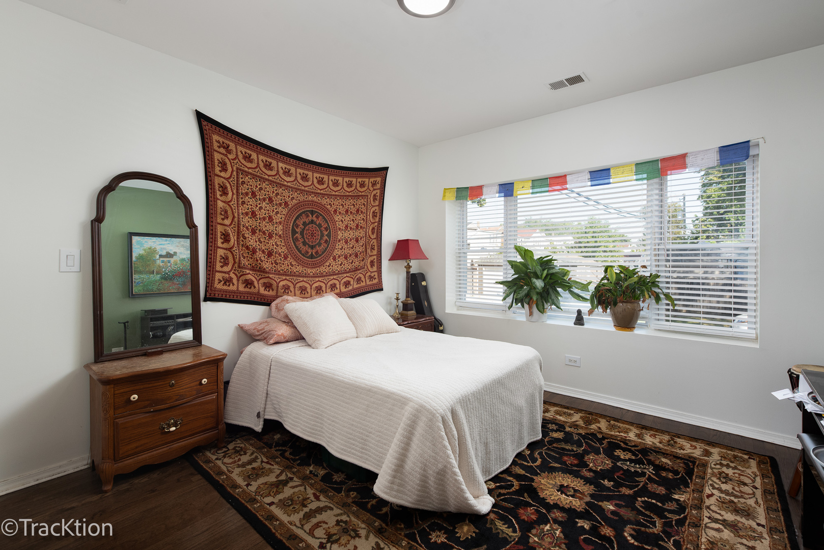 4107 W Iowa Street Unit: 6