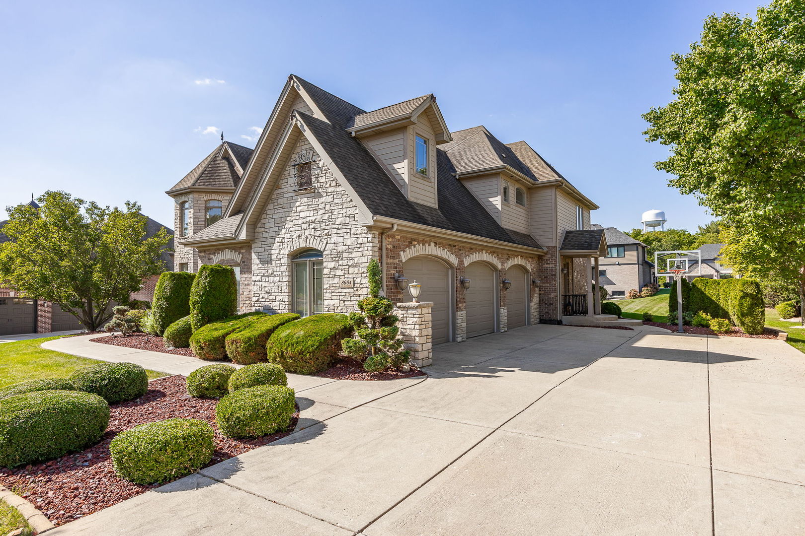 8964 Port Washington Drive