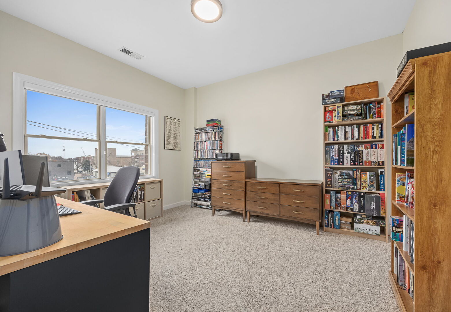 4929 FOREST Avenue Unit: 2E