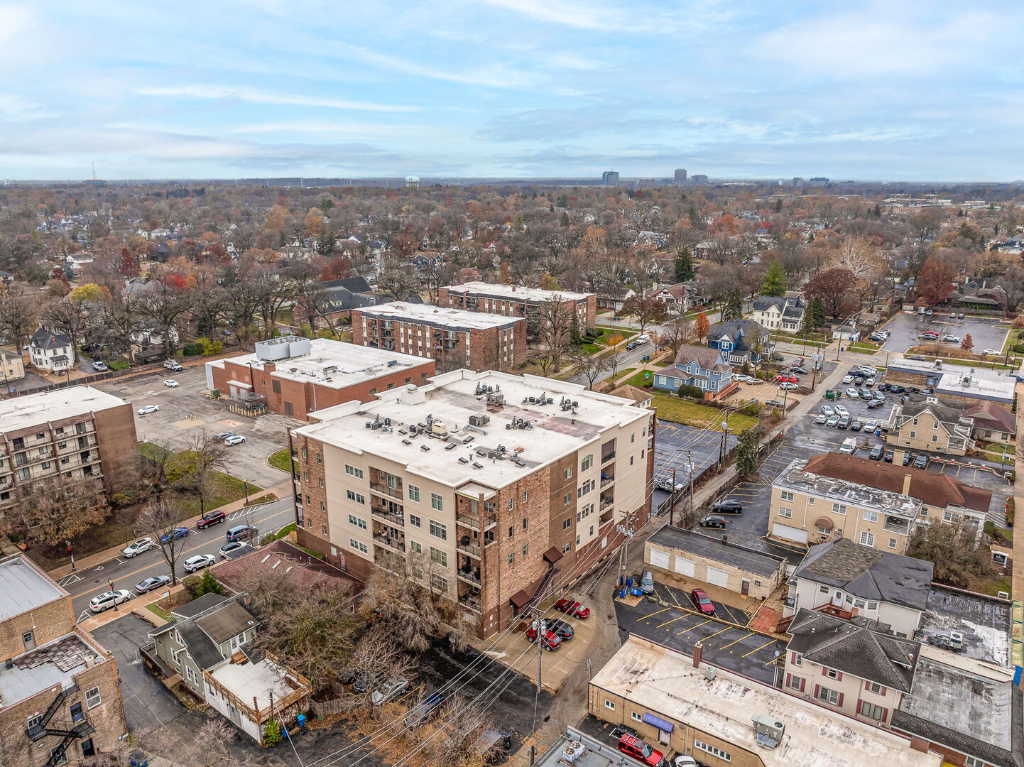 4929 FOREST Avenue Unit: 2E